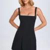 Aubrielle Minikleid mit Spitzenbesatz in Schwarz Aubrielle Minikleid mit Spitzenbesatz in Schwarz