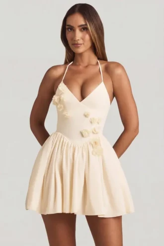 Augusta Neckholder-Minikleid mit Blumenapplikationen in Elfenbein