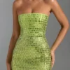 Aurora Bandeau-Minikleid mit Verzierungen in Birnengrün Aurora Bandeau-Minikleid mit Verzierungen in Birnengrün