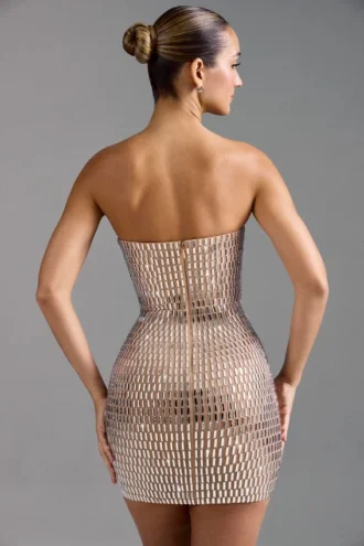 Aurora Bandeau-Minikleid mit Verzierungen in Mandel