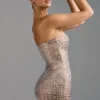 Aurora Bandeau-Minikleid mit Verzierungen in Mandel Aurora Bandeau-Minikleid mit Verzierungen in Mandel