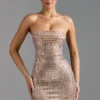 Aurora Bandeau-Minikleid mit Verzierungen in Mandel Aurora Bandeau-Minikleid mit Verzierungen in Mandel