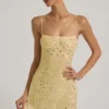 Averie Transparentes, verziertes Minikleid mit quadratischem Ausschnitt in Gelb Averie Transparentes, verziertes Minikleid mit quadratischem Ausschnitt in Gelb