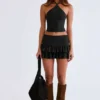 Azaria Modal Rüschen-Mini-Skort mit mittlerer Leibhöhe in Schwarz Azaria Modal Rüschen-Mini-Skort mit mittlerer Leibhöhe in Schwarz