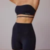 Bandeau-BH mit gekreuzten Trägern in Schwarz Bandeau-BH mit gekreuzten Trägern in Schwarz