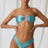 Bandeau-Bikinioberteil mit Süßwasserperlen-Details in Türkis Bandeau-Bikinioberteil mit Süßwasserperlen-Details in Türkis