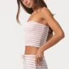 Bandeau-Oberteil aus geripptem Jersey mit rosa Streifen Bandeau-Oberteil aus geripptem Jersey mit rosa Streifen