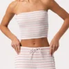 Bandeau-Oberteil aus geripptem Jersey mit rosa Streifen Bandeau-Oberteil aus geripptem Jersey mit rosa Streifen