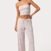 Bandeau-Oberteil aus geripptem Jersey mit rosa Streifen Bandeau-Oberteil aus geripptem Jersey mit rosa Streifen