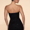 Basel – Verziertes, trägerloses Minikleid mit Wasserfallausschnitt in Schwarz Basel – Verziertes, trägerloses Minikleid mit Wasserfallausschnitt in Schwarz