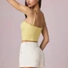 Beata Shorts mit hoher Taille und A-Linien-Schnitt in Ecru-Waschung