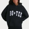 Übergroßer Hoodie in Schwarz Übergroßer Hoodie in Schwarz