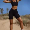 Biker-Shorts mit hoher Taille und FlexiRib-Stoff in Schwarz Biker-Shorts mit hoher Taille und FlexiRib-Stoff in Schwarz