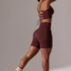 Bikeshorts mit hoher Taille aus Super-Sculpt-Material in Burgunderrot Bikeshorts mit hoher Taille aus Super-Sculpt-Material in Burgunderrot