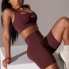 Bikeshorts mit hoher Taille aus Super-Sculpt-Material in Burgunderrot Bikeshorts mit hoher Taille aus Super-Sculpt-Material in Burgunderrot