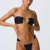 Bikinihosen mit breiten Trägern und „Sunray“-Verzierung in Schwarz Bikinihosen mit breiten Trägern und „Sunray“-Verzierung in Schwarz