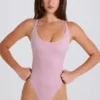 Body aus Stretch-Baumwolljersey mit überkreuzten Trägern in Mauve Body aus Stretch-Baumwolljersey mit überkreuzten Trägern in Mauve