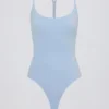 Bodys mit Cut-outs in Sky Bodys mit Cut-outs in Sky