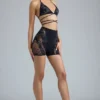 Bonnie Shorts mit Verzierungen und hoher Taille in Schwarz