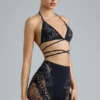 Liberty Bikini-Oberteil mit verzierten Kreuzbändern in Schwarz
