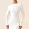 Brenna Modal-Minikleid mit Rüschen und offenem Rücken in Weiß Brenna Modal-Minikleid mit Rüschen und offenem Rücken in Weiß