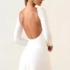 Brenna Modal-Minikleid mit Rüschen und offenem Rücken in Weiß Brenna Modal-Minikleid mit Rüschen und offenem Rücken in Weiß
