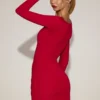Briallen Minikleid aus weichem Jersey mit U-Boot-Ausschnitt und Drapierung in True Red Briallen Minikleid aus weichem Jersey mit U-Boot-Ausschnitt und Drapierung in True Red