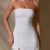 Brielle Minikleid mit Bandeau-Ausschnitt in Weiß