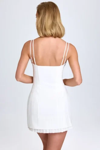 Bronwyn Minikleid mit Plissee und Schleifendetail in Weiß