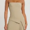 Bruna Minikleid aus gewebtem Twill mit Wickeloptik und Falten in Taupe Bruna Minikleid aus gewebtem Twill mit Wickeloptik und Falten in Taupe