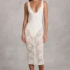 Caia Transparenter Spitzen-Bodys mit Wellenrand und tiefem Ausschnitt, Midaxi-Kleid in Weiß Caia Transparenter Spitzen-Bodys mit Wellenrand und tiefem Ausschnitt, Midaxi-Kleid in Weiß