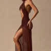 Caicos Maxikleid mit Cut-outs und Neckholder-Ausschnitt in Espressobraun