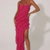 Calico-Kleid mit gekreuzten Trägern und Rüschen in Fuchsia Calico-Kleid mit gekreuzten Trägern und Rüschen in Fuchsia