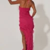 Calico-Kleid mit gekreuzten Trägern und Rüschen in Fuchsia Calico-Kleid mit gekreuzten Trägern und Rüschen in Fuchsia