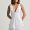 Calina A-Linien-Minikleid aus Baumwollpopeline mit Cutwork-Verzierung in Weiß Calina A-Linien-Minikleid aus Baumwollpopeline mit Cutwork-Verzierung in Weiß