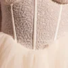 Calliope verziertes Minikleid mit langen Ärmeln und Tüllrock in Elfenbein Calliope verziertes Minikleid mit langen Ärmeln und Tüllrock in Elfenbein