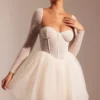 Calliope verziertes Minikleid mit langen Ärmeln und Tüllrock in Elfenbein Calliope verziertes Minikleid mit langen Ärmeln und Tüllrock in Elfenbein