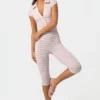 Capri-Jumpsuit aus geripptem Jersey mit rosa Streifen Capri-Jumpsuit aus geripptem Jersey mit rosa Streifen