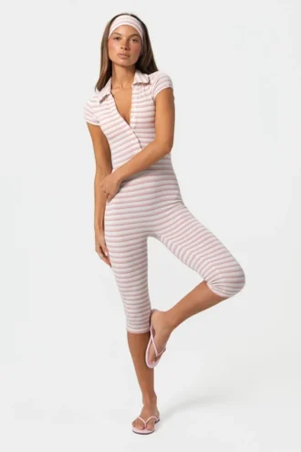 Capri-Jumpsuit aus geripptem Jersey mit rosa Streifen