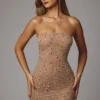Caprice – Transparentes, verziertes, figurbetontes Minikleid in Mandel Caprice – Transparentes, verziertes, figurbetontes Minikleid in Mandel