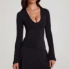 Carielle Minikleid aus weichem Jersey mit U-Ausschnitt und ausgestelltem Rock in Schwarz Carielle Minikleid aus weichem Jersey mit U-Ausschnitt und ausgestelltem Rock in Schwarz