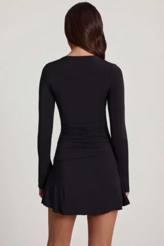 Carielle Minikleid aus weichem Jersey mit U-Ausschnitt und ausgestelltem Rock in Schwarz