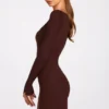Caris geripptes Modal-Minikleid mit langen Ärmeln und Schnürung in Schokoladenbraun Caris geripptes Modal-Minikleid mit langen Ärmeln und Schnürung in Schokoladenbraun