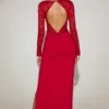Carmina Maxikleid mit Spitzenbesatz und tiefem V-Ausschnitt in True Red