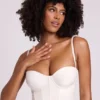 Cassandra Vinyl-Corset-Oberteil mit Bügeln in Weiß Cassandra Vinyl-Corset-Oberteil mit Bügeln in Weiß
