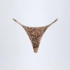 Cebu Charm-Detail String-Bikinihose in Schlangenprint Cebu Charm-Detail String-Bikinihose in Schlangenprint
