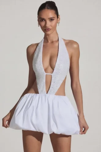 Cece Minikleid mit verziertem Cut-Out und Bubble-Saum in Weiß