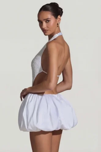 Cece Minikleid mit verziertem Cut-Out und Bubble-Saum in Weiß