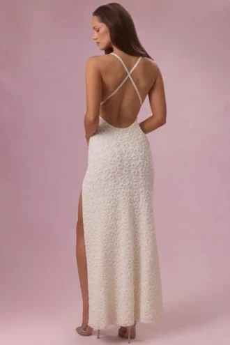 Celinea Maxikleid mit Verzierungen und quadratischem Ausschnitt in Elfenbein