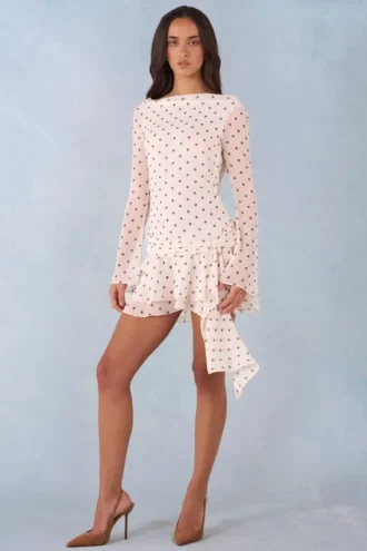 Cendria Langarm-Minikleid mit offenem Rücken in Elfenbein mit Polka-Dot-Print